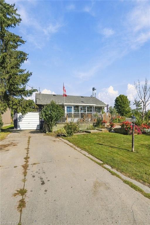 2579 Lakeshore Road Property Photo 6
