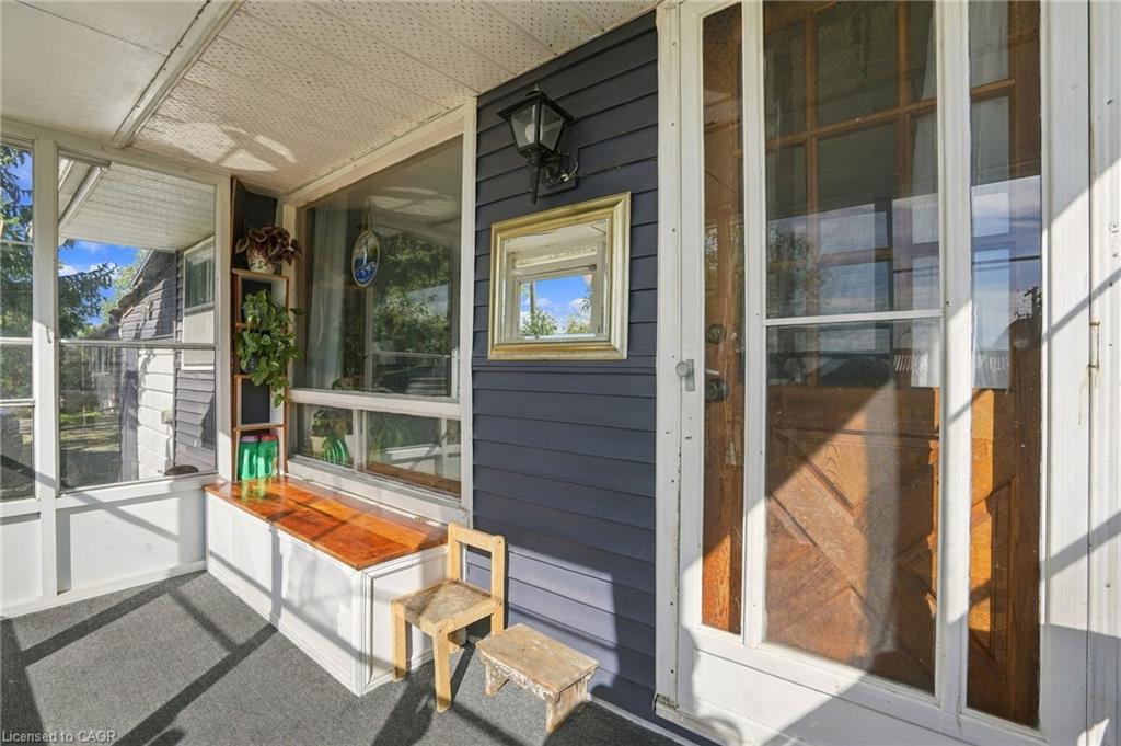 2579 Lakeshore Road Property Photo 7