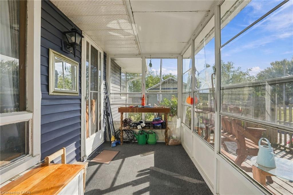 2579 Lakeshore Road Property Photo 8