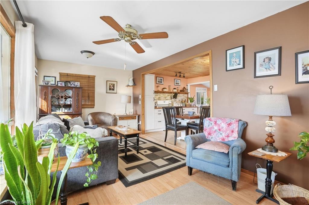 2579 Lakeshore Road Property Photo 11