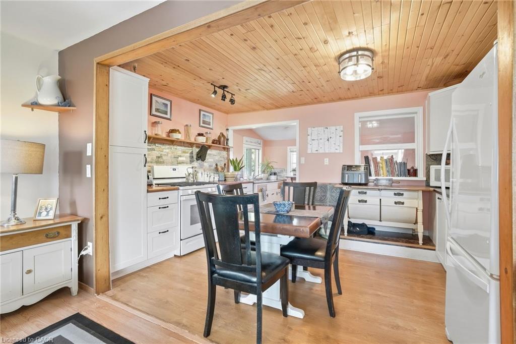 2579 Lakeshore Road Property Photo 13