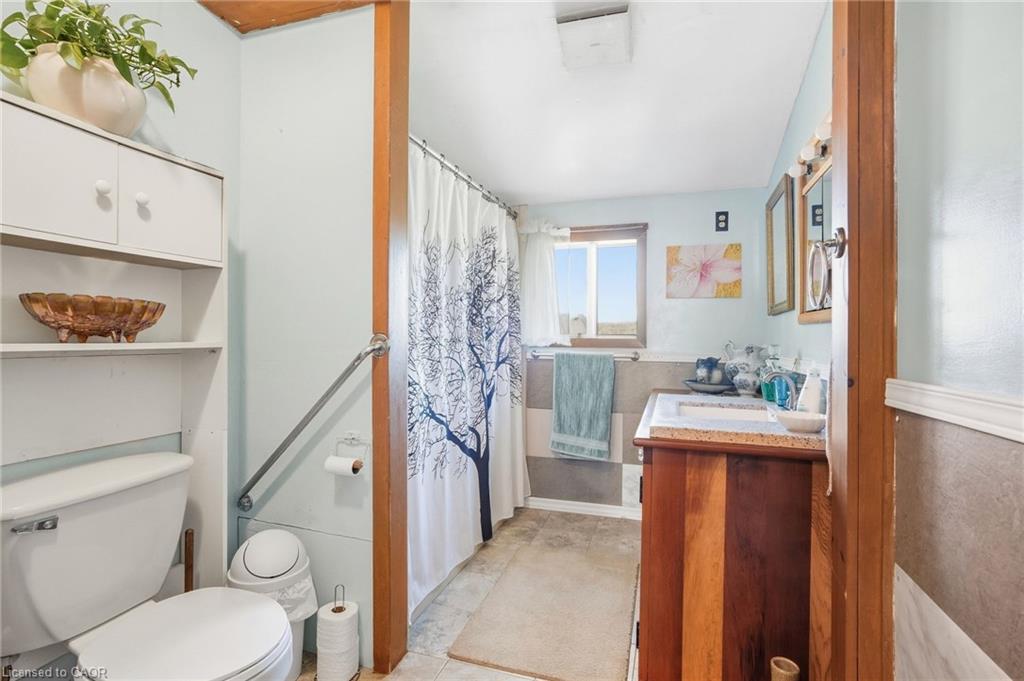 2579 Lakeshore Road Property Photo 18