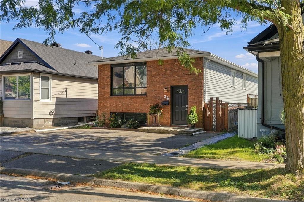 34 Grantham Avenue S Property Photo 2