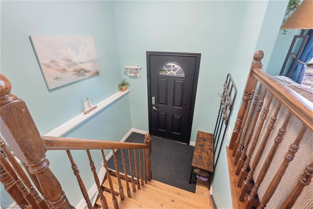 34 Grantham Avenue S Property Photo 5