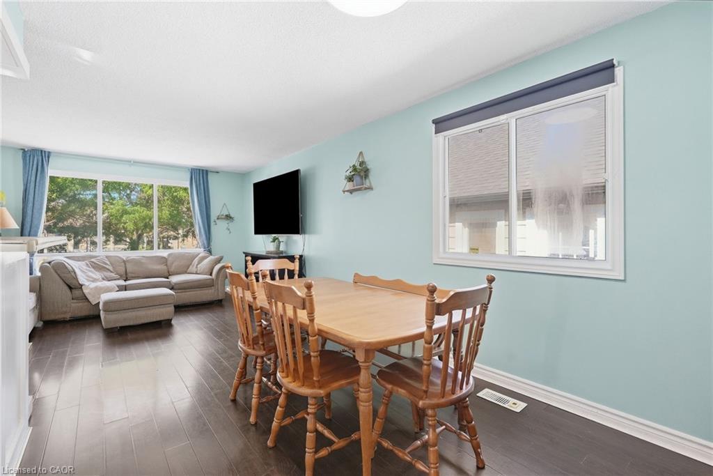 34 Grantham Avenue S Property Photo 16