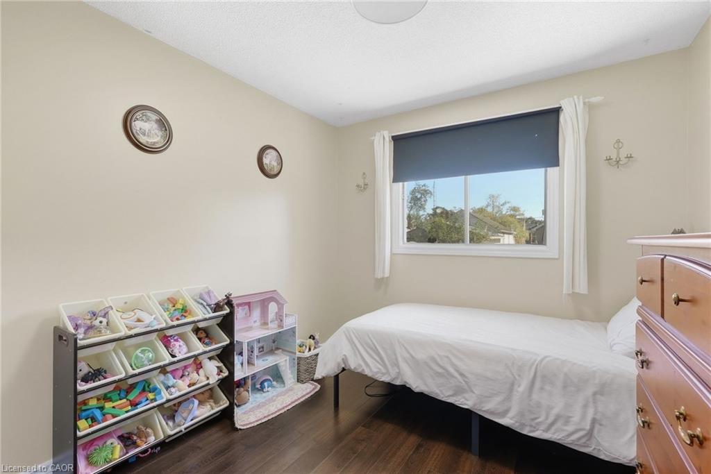 34 Grantham Avenue S Property Photo 28
