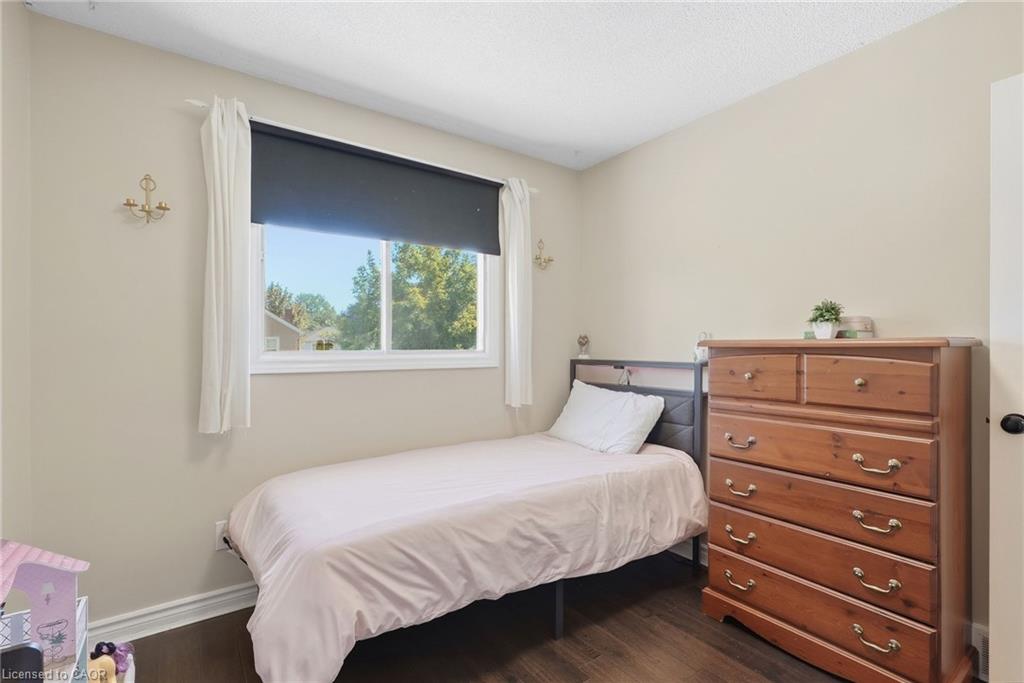 34 Grantham Avenue S Property Photo 29
