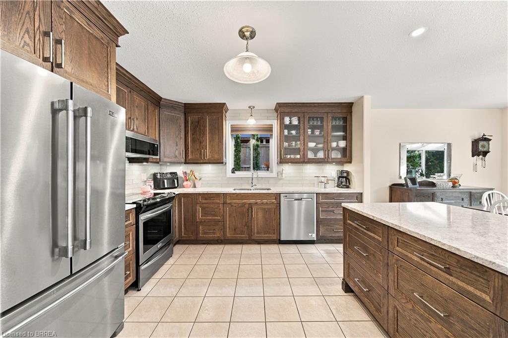 102 Court Drive Property Photo 4
