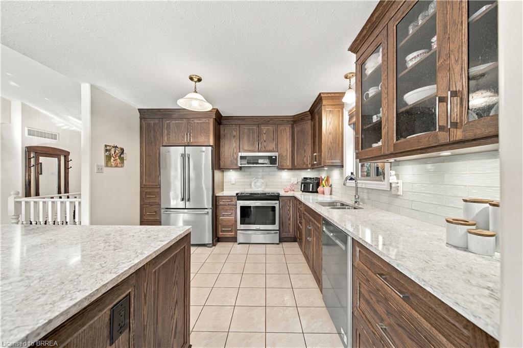 102 Court Drive Property Photo 7