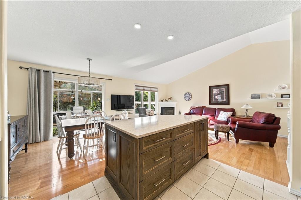 102 Court Drive Property Photo 8