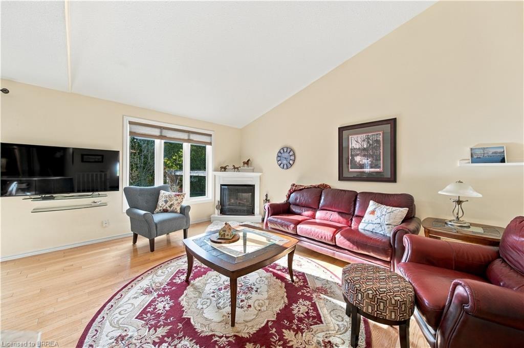 102 Court Drive Property Photo 10