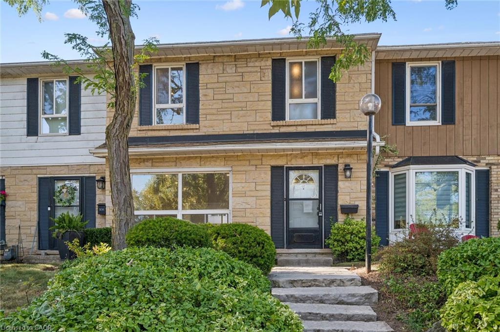 107-5475 Lakeshore Road Property Photo 1