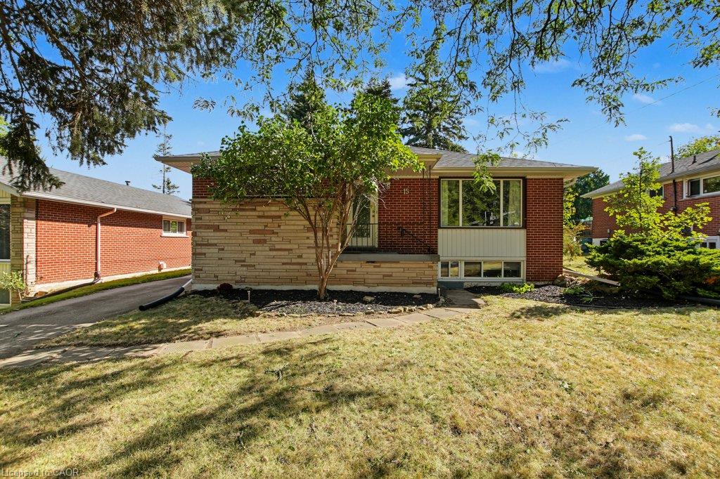 15 Carwyn Crescent Property Photo 1