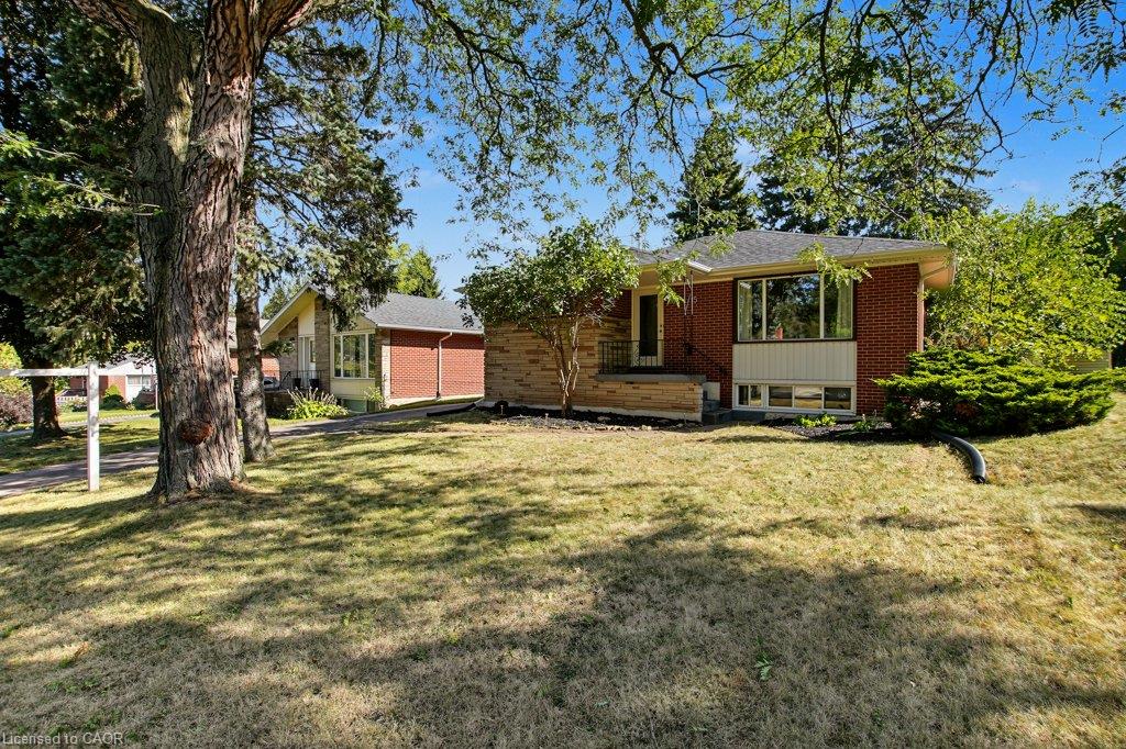 15 Carwyn Crescent Property Photo 2