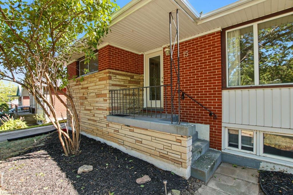 15 Carwyn Crescent Property Photo 4