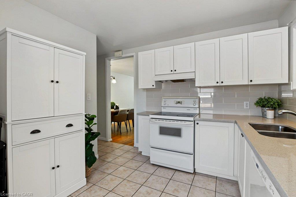15 Carwyn Crescent Property Photo 13