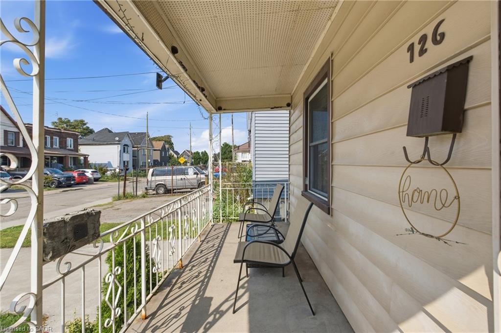 126 Niagara Street Property Photo 5