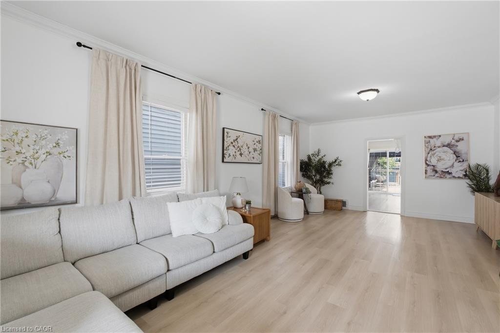 126 Niagara Street Property Photo 10