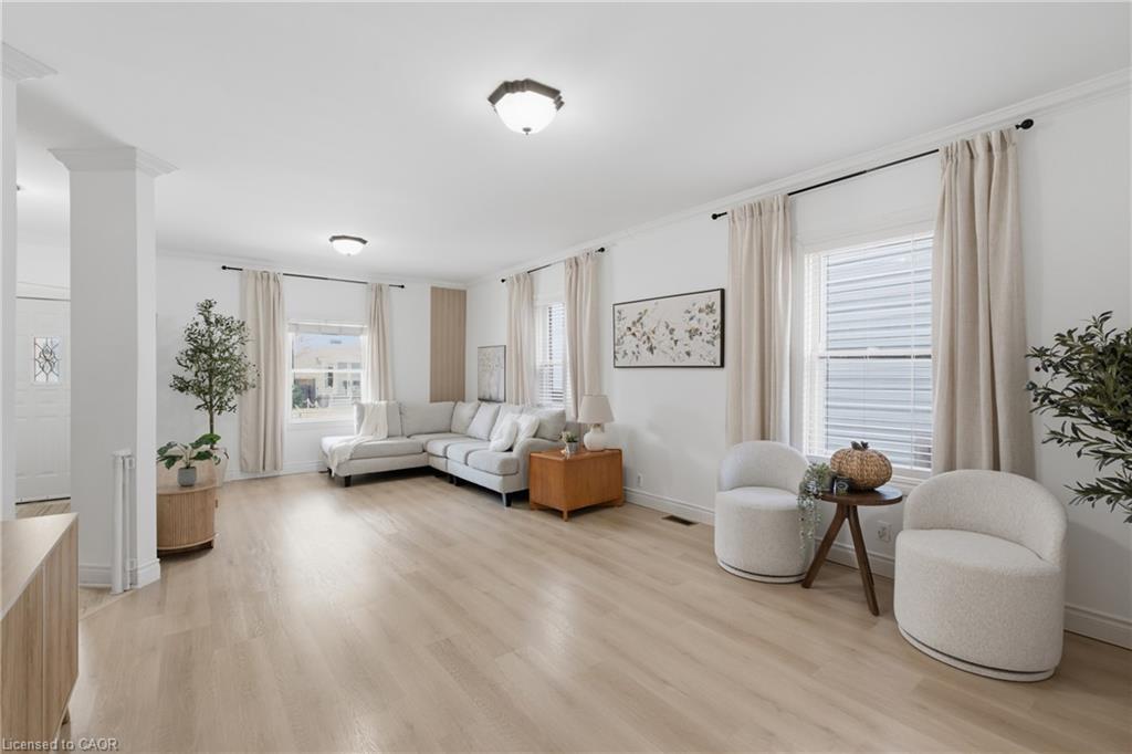 126 Niagara Street Property Photo 11