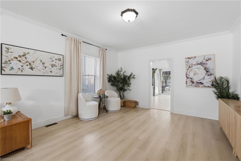 126 Niagara Street Property Photo 12