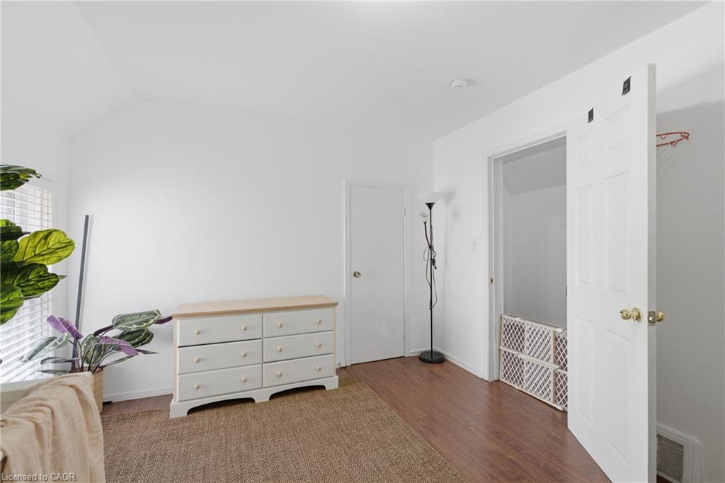 126 Niagara Street Property Photo 28