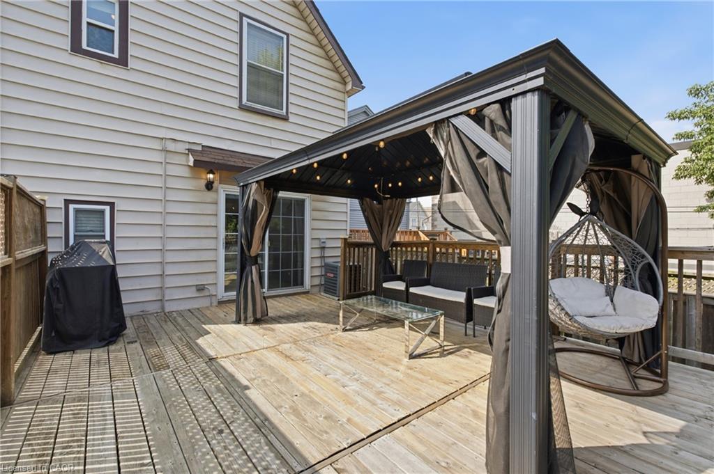 126 Niagara Street Property Photo 36