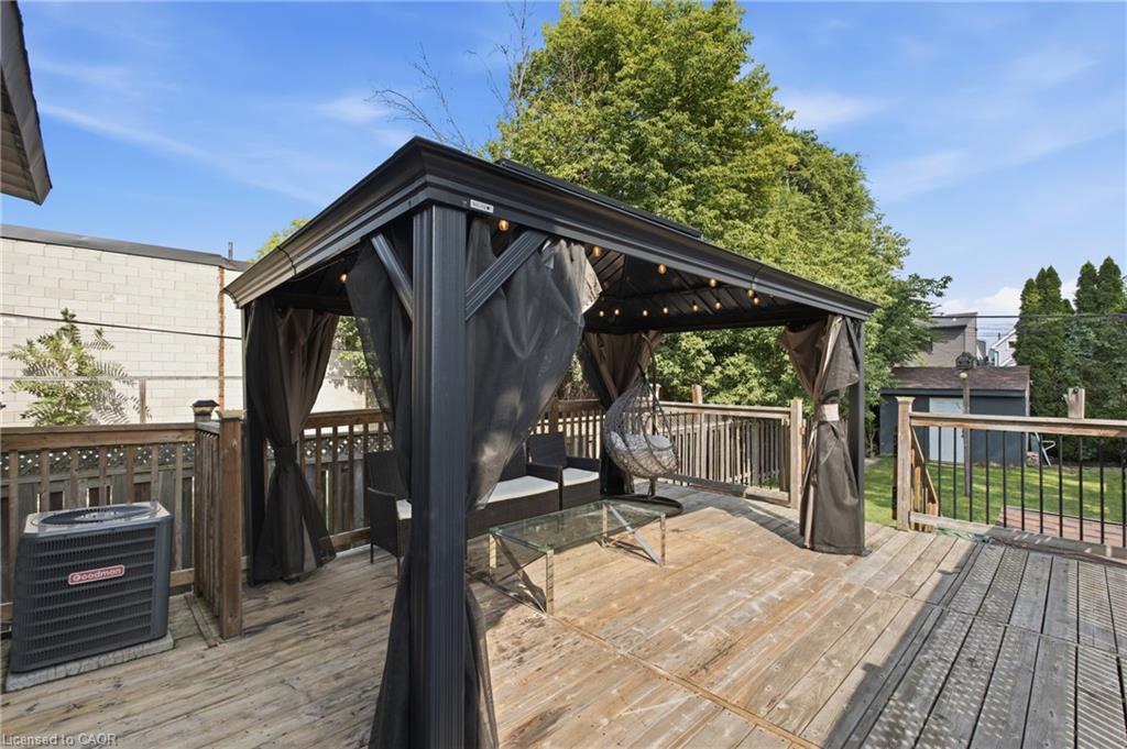 126 Niagara Street Property Photo 41