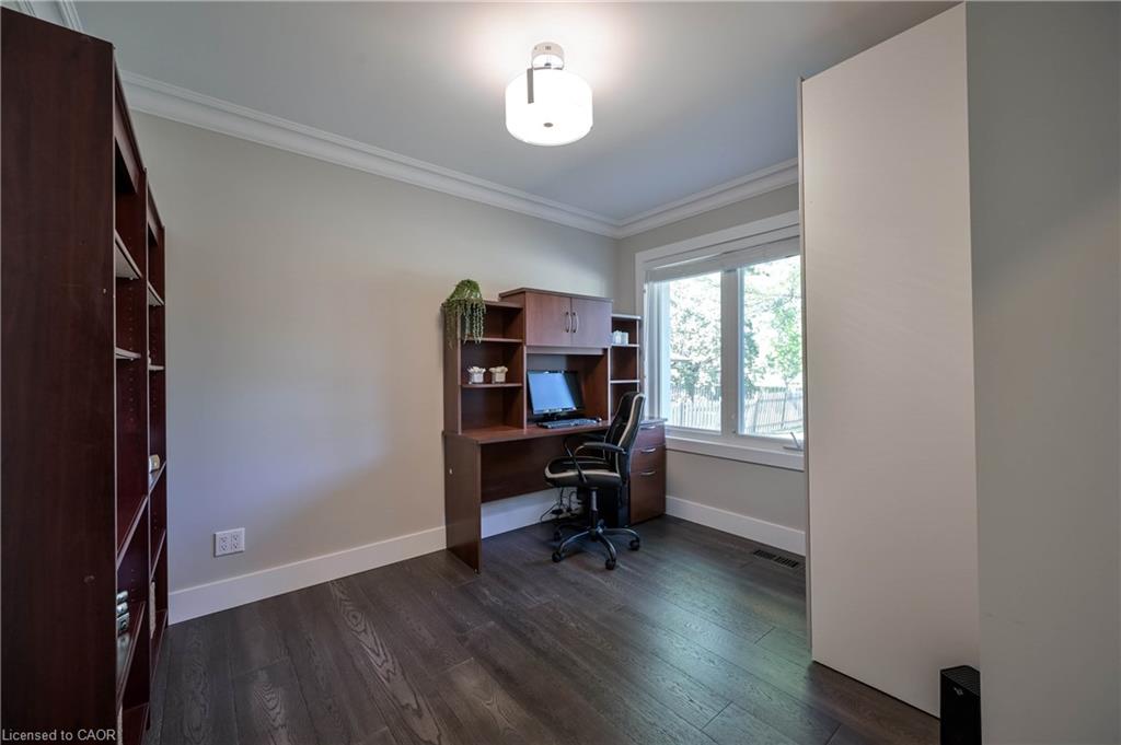 390 Wendall Place Property Photo 24
