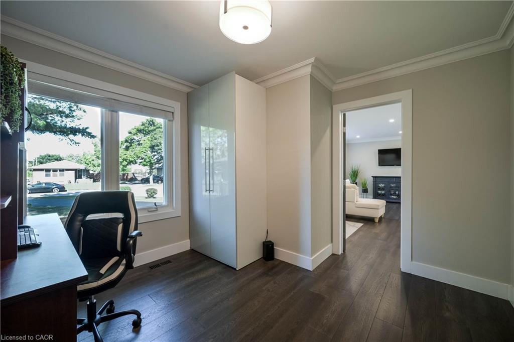 390 Wendall Place Property Photo 25
