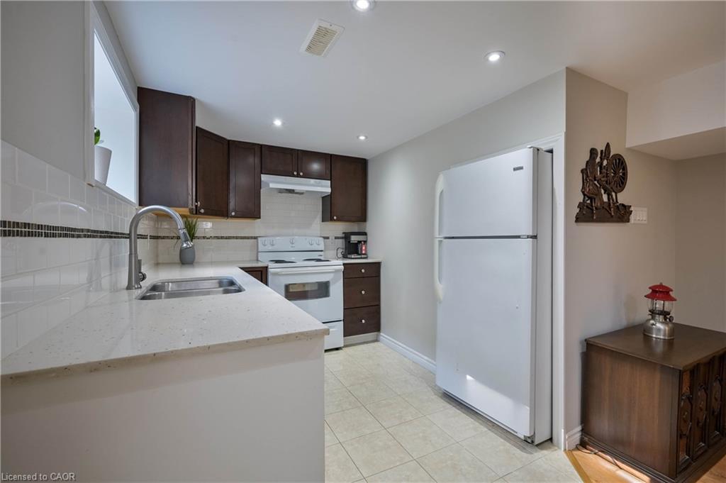 390 Wendall Place Property Photo 28