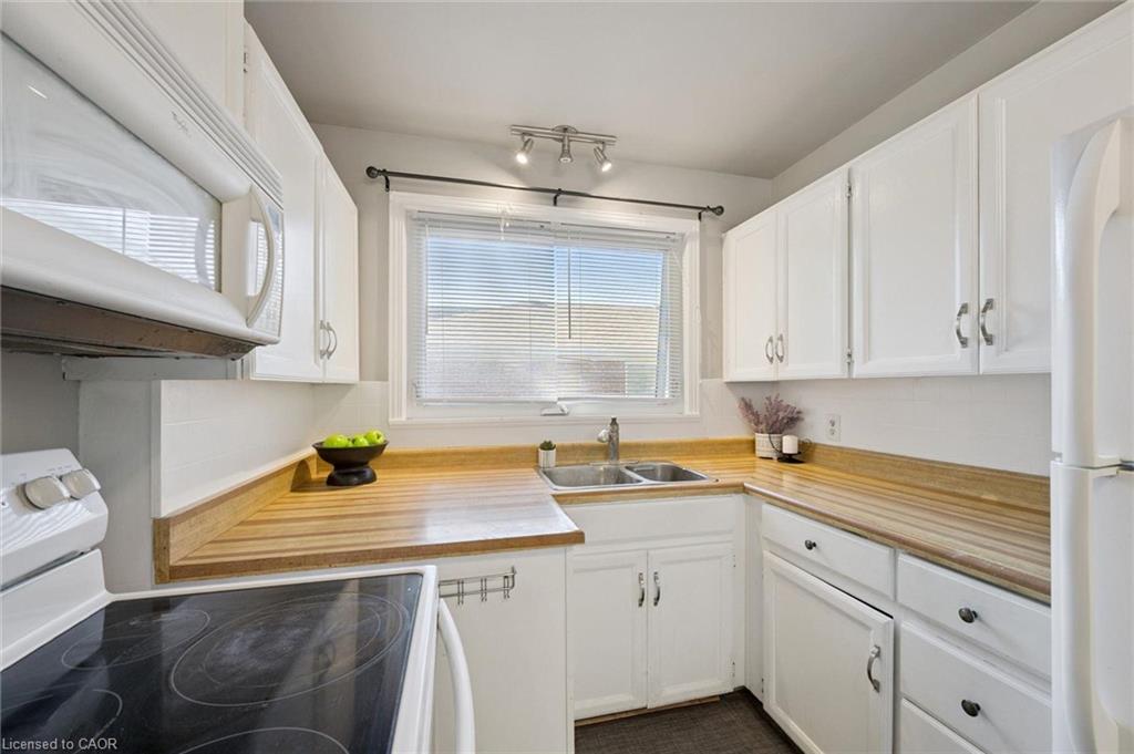 41 Prince Charles Drive Property Photo 6