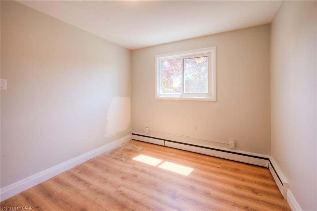 32-158 Erb Street E Property Photo 9