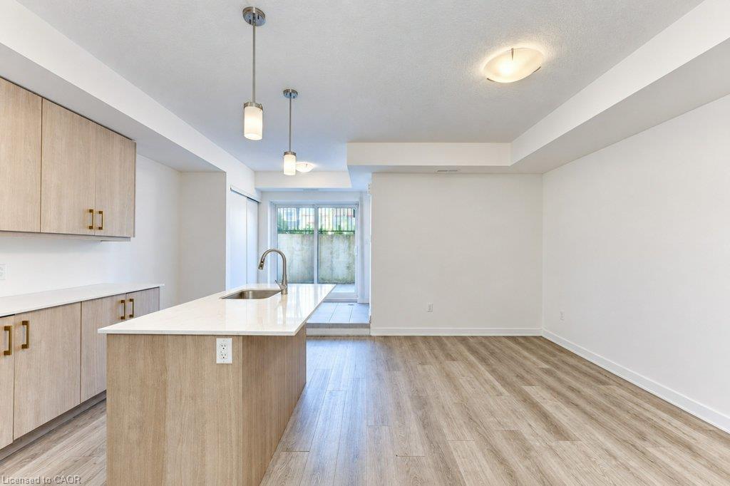 D16-10 Palace Street Property Photo 16