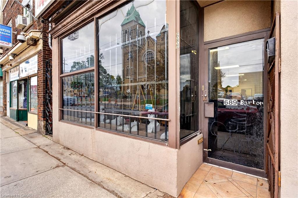 689 Barton Street E Property Photo 4