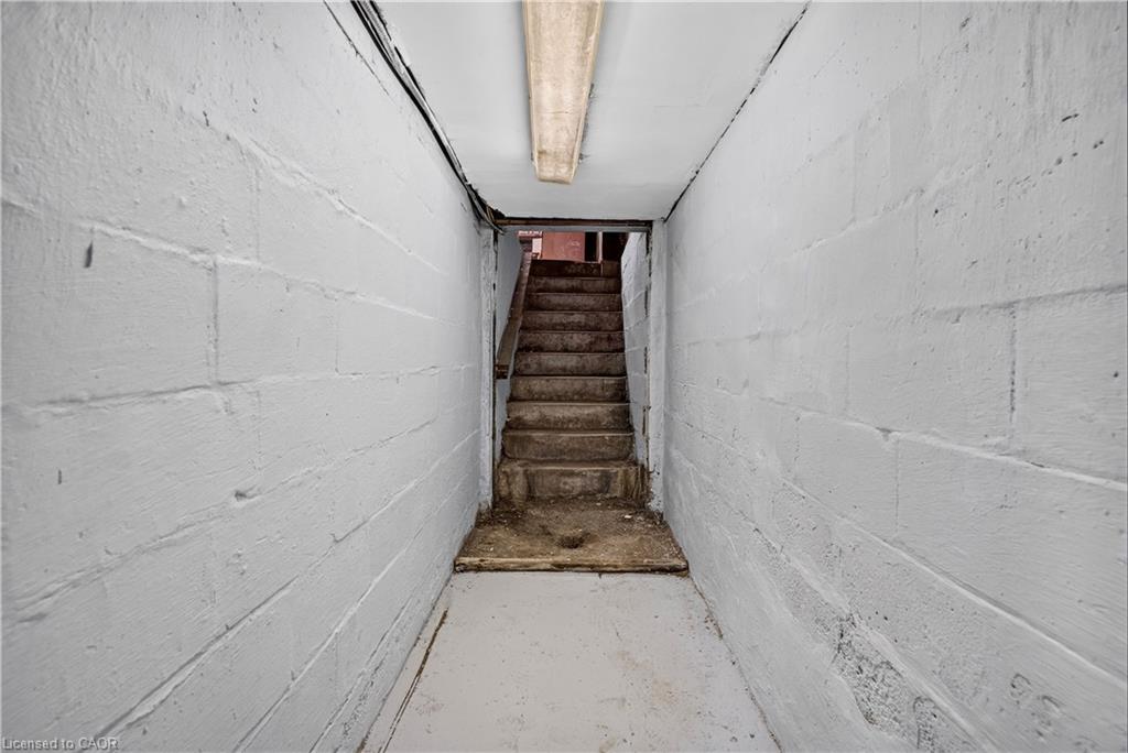 689 Barton Street E Property Photo 30