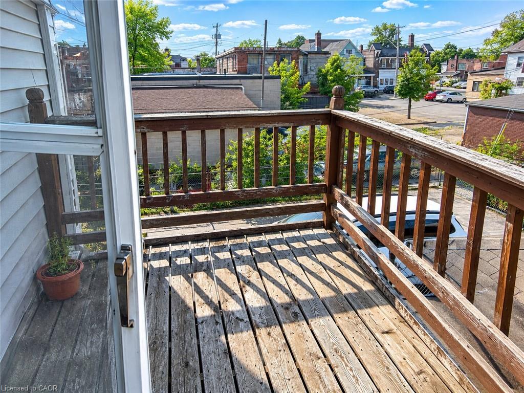 689 Barton Street E Property Photo 33
