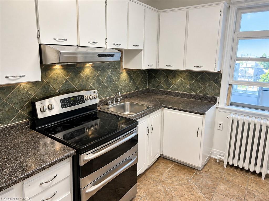 689 Barton Street E Property Photo 35