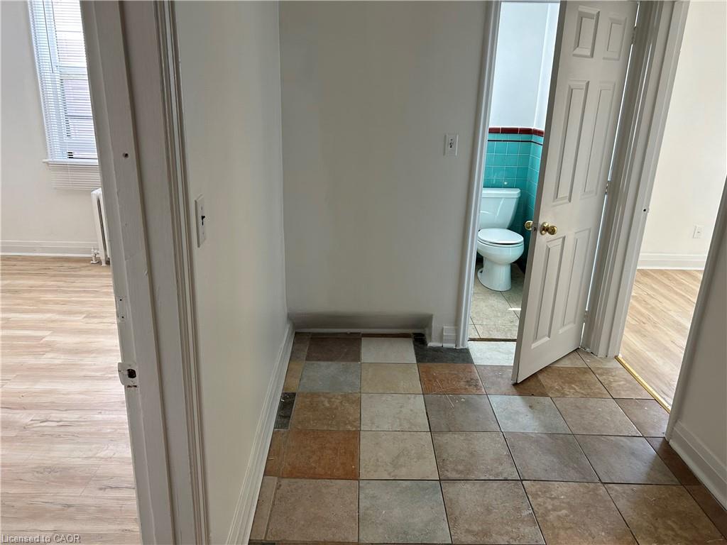689 Barton Street E Property Photo 36