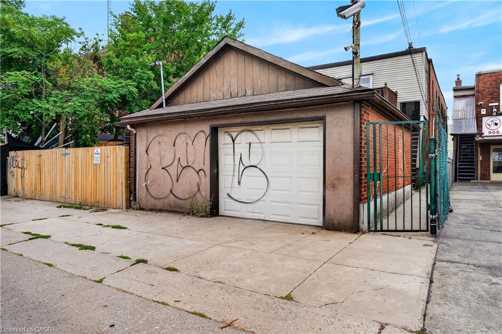 689 Barton Street E Property Photo 38