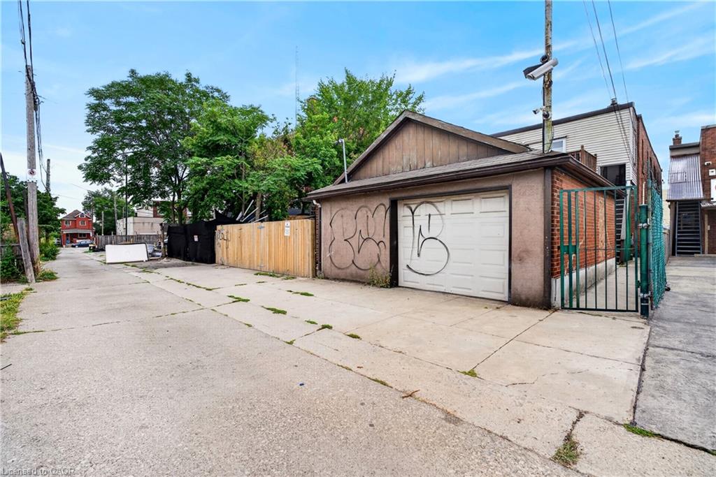 689 Barton Street E Property Photo 39