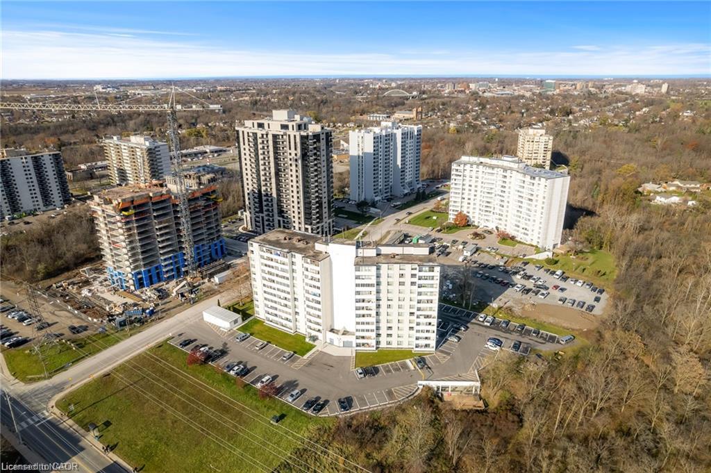 809-35 Towering Heights Boulevard Property Photo 27
