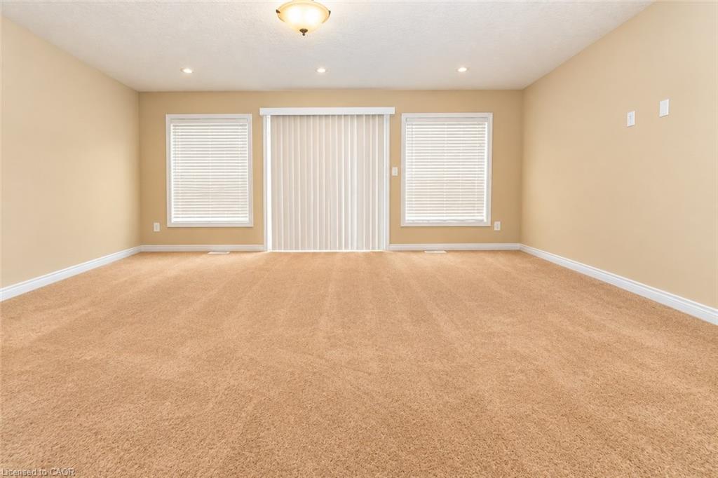 4 Drone Crescent Property Photo 4