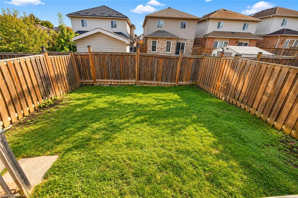 4 Drone Crescent Property Photo 6