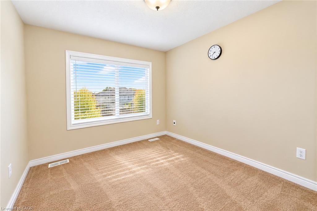 4 Drone Crescent Property Photo 13