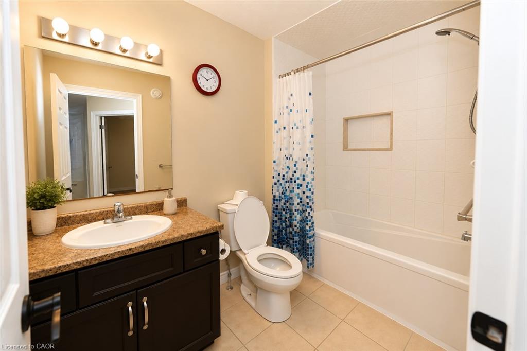 4 Drone Crescent Property Photo 14