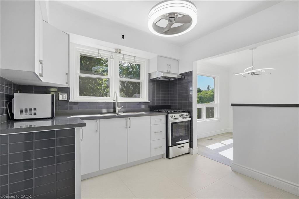 49 Beverly Crescent Property Photo 1