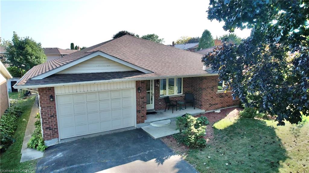 38 Mann Avenue Property Photo 2