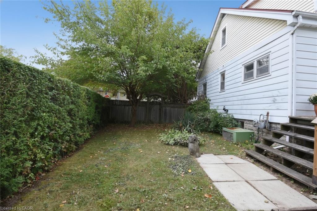 23 Bond Street S Property Photo 21
