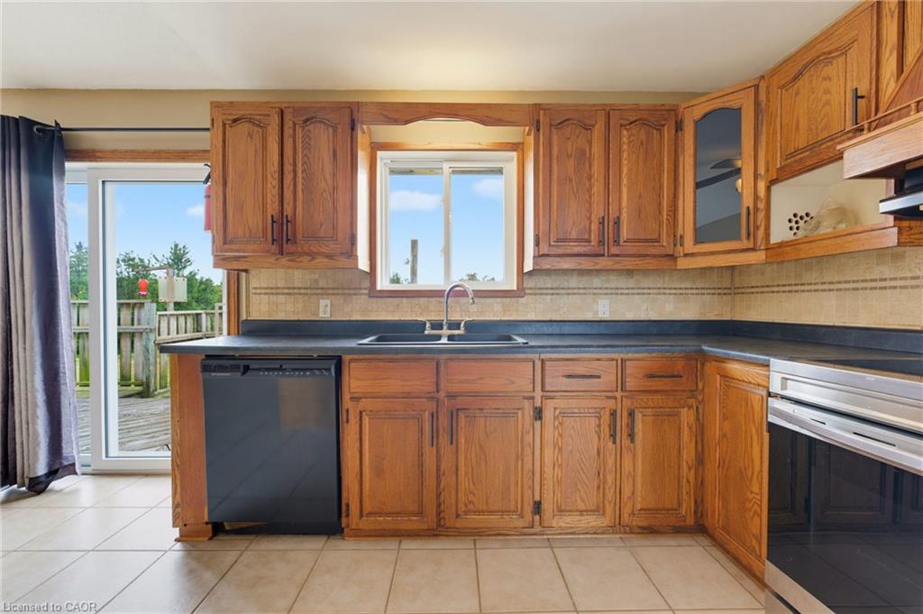 7877 Canborough Road Property Photo 15