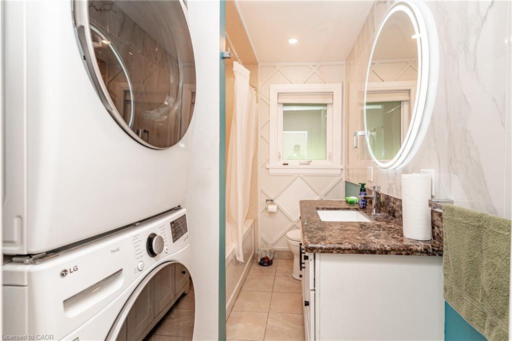 33 Kenwood Crescent Property Photo 16